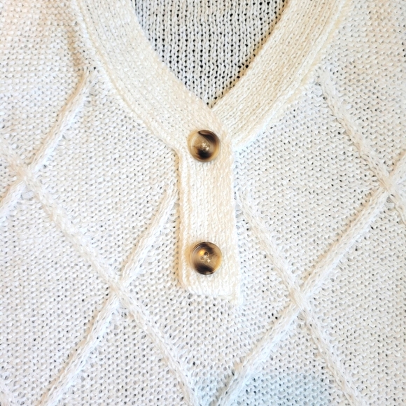Cyrus White Sweater Vest Top - Picture 2 of 5
